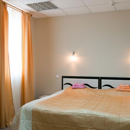 Avenue Hotel Zaslawye ภายนอก รูปภาพ