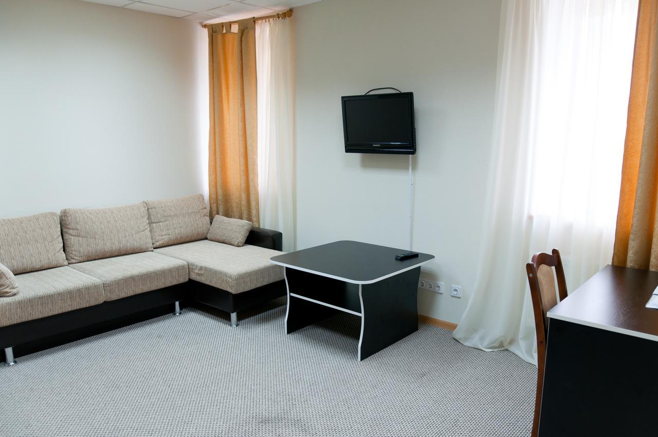 Avenue Hotel Zaslawye ภายนอก รูปภาพ