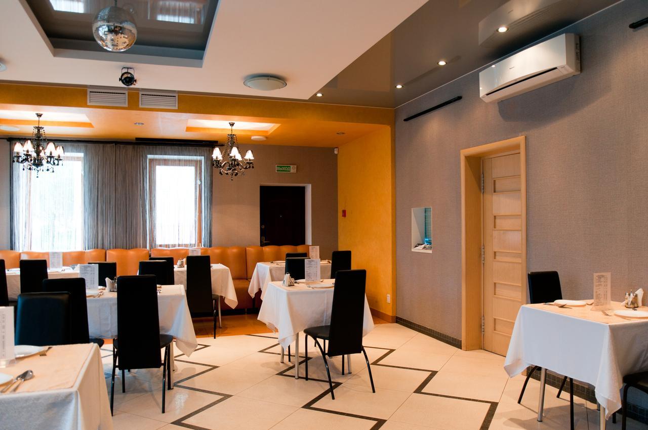 Avenue Hotel Zaslawye ภายนอก รูปภาพ